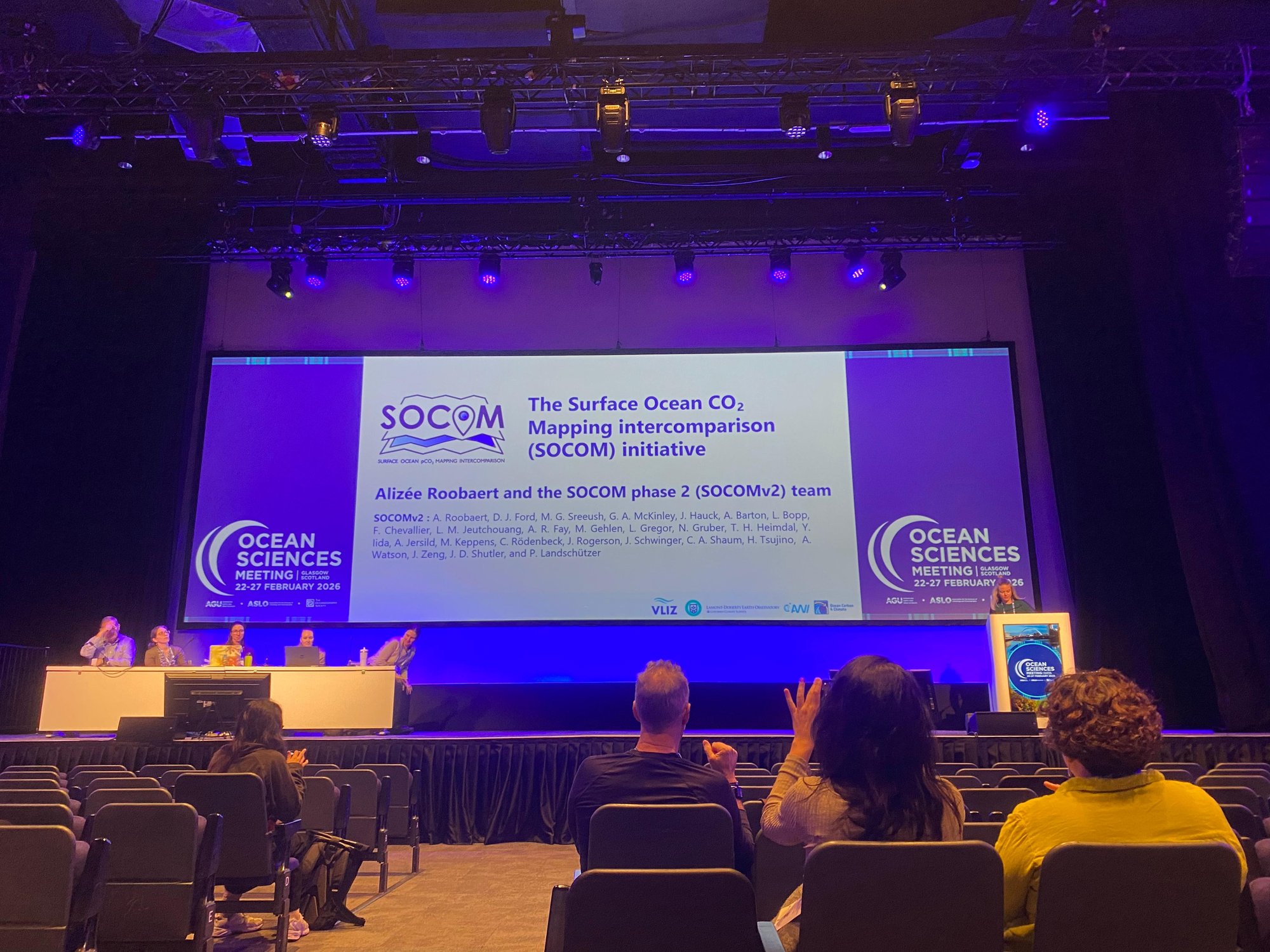 Alizée Roobaert presenting